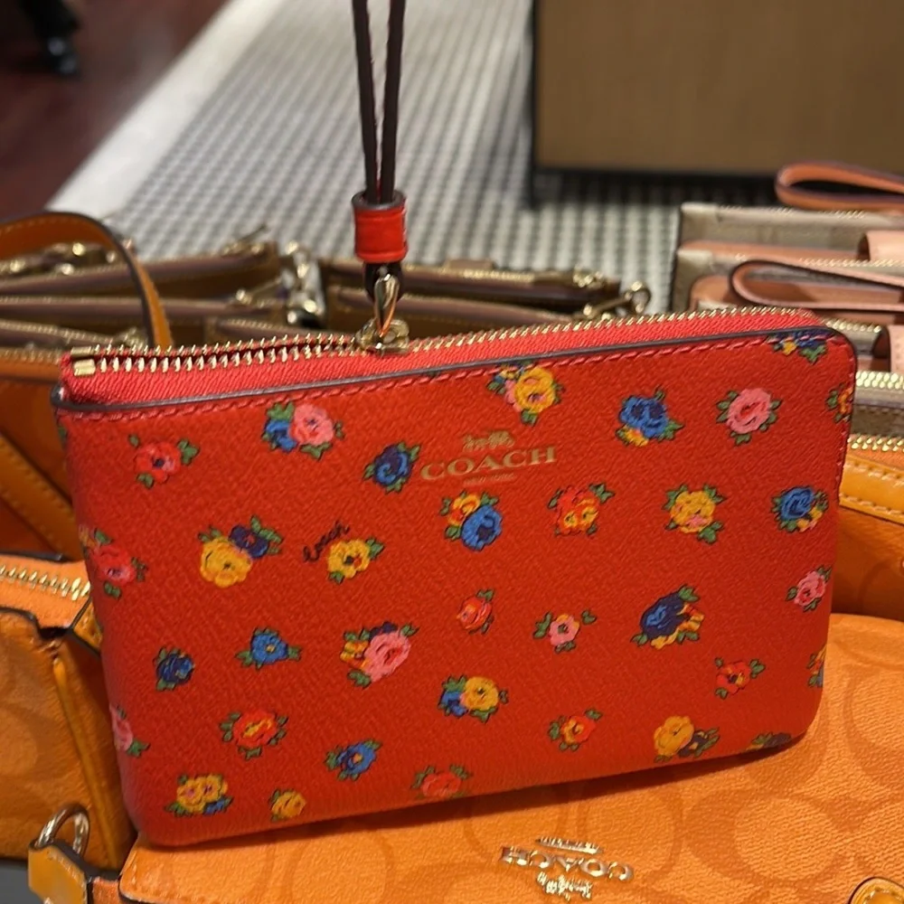 Coach Corner Zip Wristlet With Mini Vintage Rose Print IM/Miami Red Multi